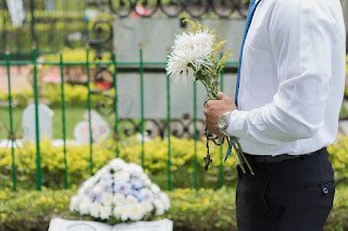 Funeral planning tips